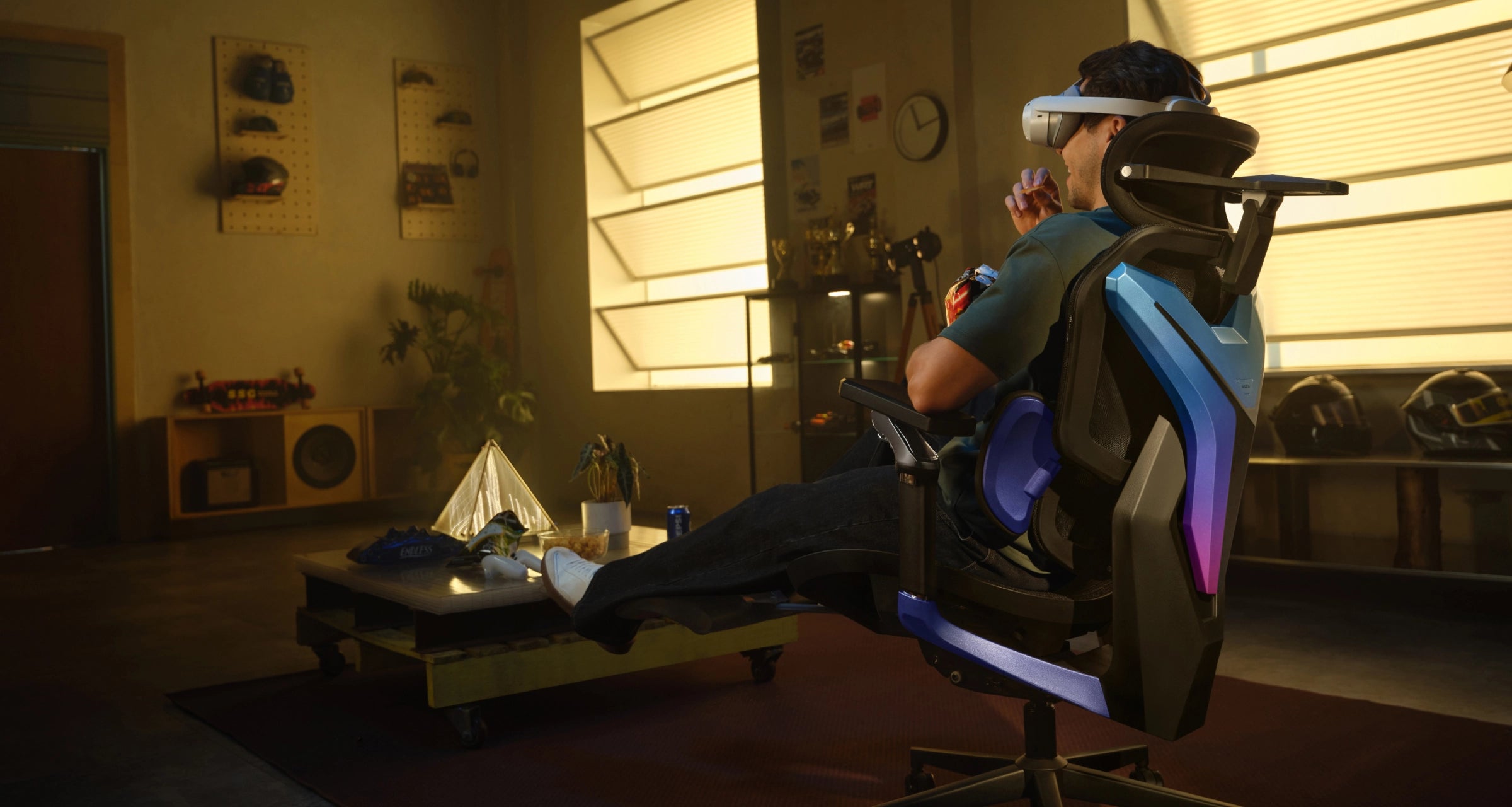 Limitless Immersion. Adaptive Headrest Support.